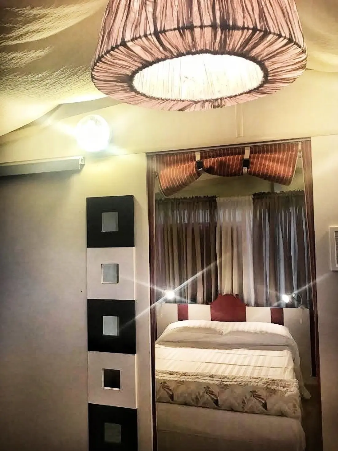 MIĘDZYNARODOWY GLAMPING LAGO DI BRACCIANO 3 Gwiazdy★★★
