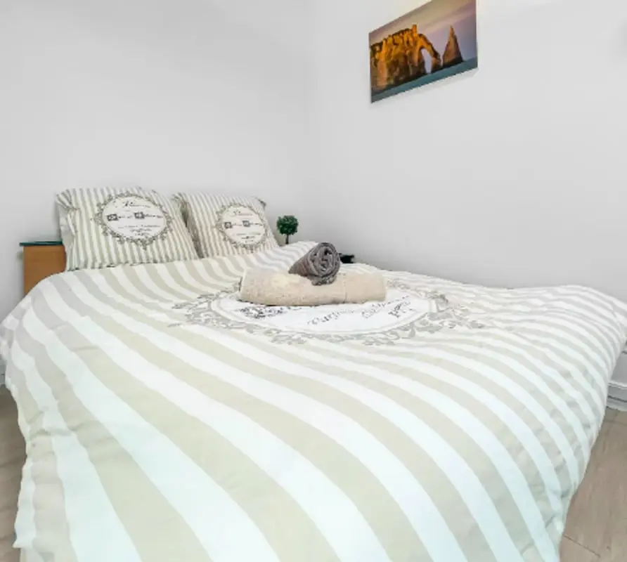 Gyönyörű apartman úszó medence város központjával