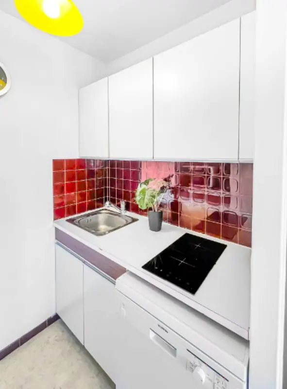 Gyönyörű apartman úszó medence város központjával