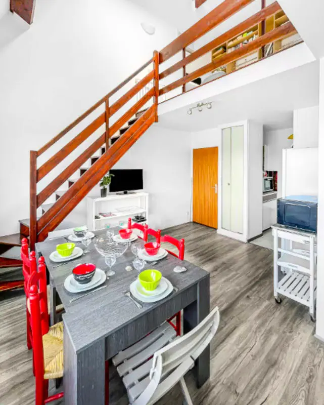 Gyönyörű apartman úszó medence város központjával