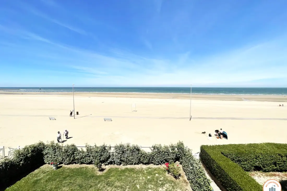 ⚓ Roches Normandes - Tengerre és strandra néző terasz
