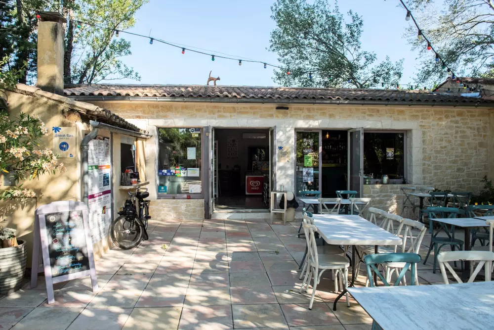 Kwiat Kempingi Les Rives de l 'Aygues 3 Gwiazdy★★★ 3 Gwiazdy★★★ 3 Gwiazdy★★★