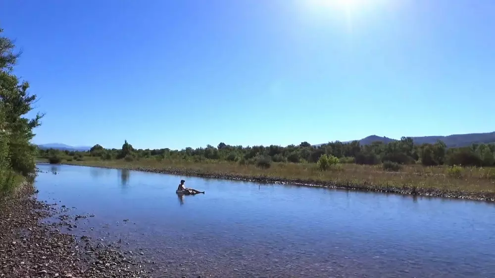 Kwiat Kempingi Les Rives de l 'Aygues 3 Gwiazdy★★★ 3 Gwiazdy★★★ 3 Gwiazdy★★★