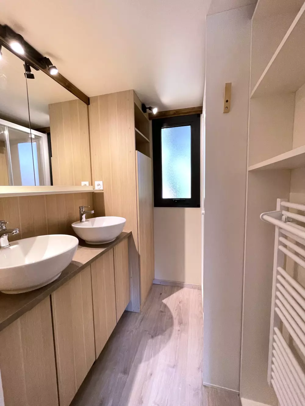 Kwiat Kempingi Les Rives de l 'Aygues 3 Gwiazdy★★★ 3 Gwiazdy★★★ 3 Gwiazdy★★★