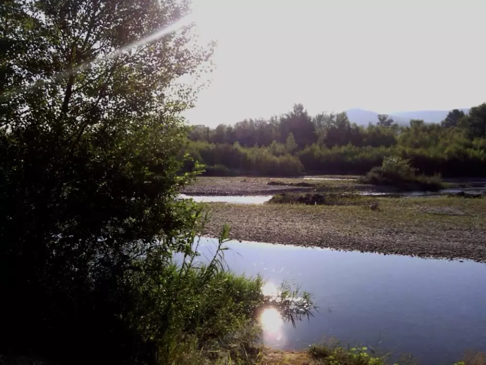 Kwiat Kempingi Les Rives de l 'Aygues 3 Gwiazdy★★★ 3 Gwiazdy★★★ 3 Gwiazdy★★★