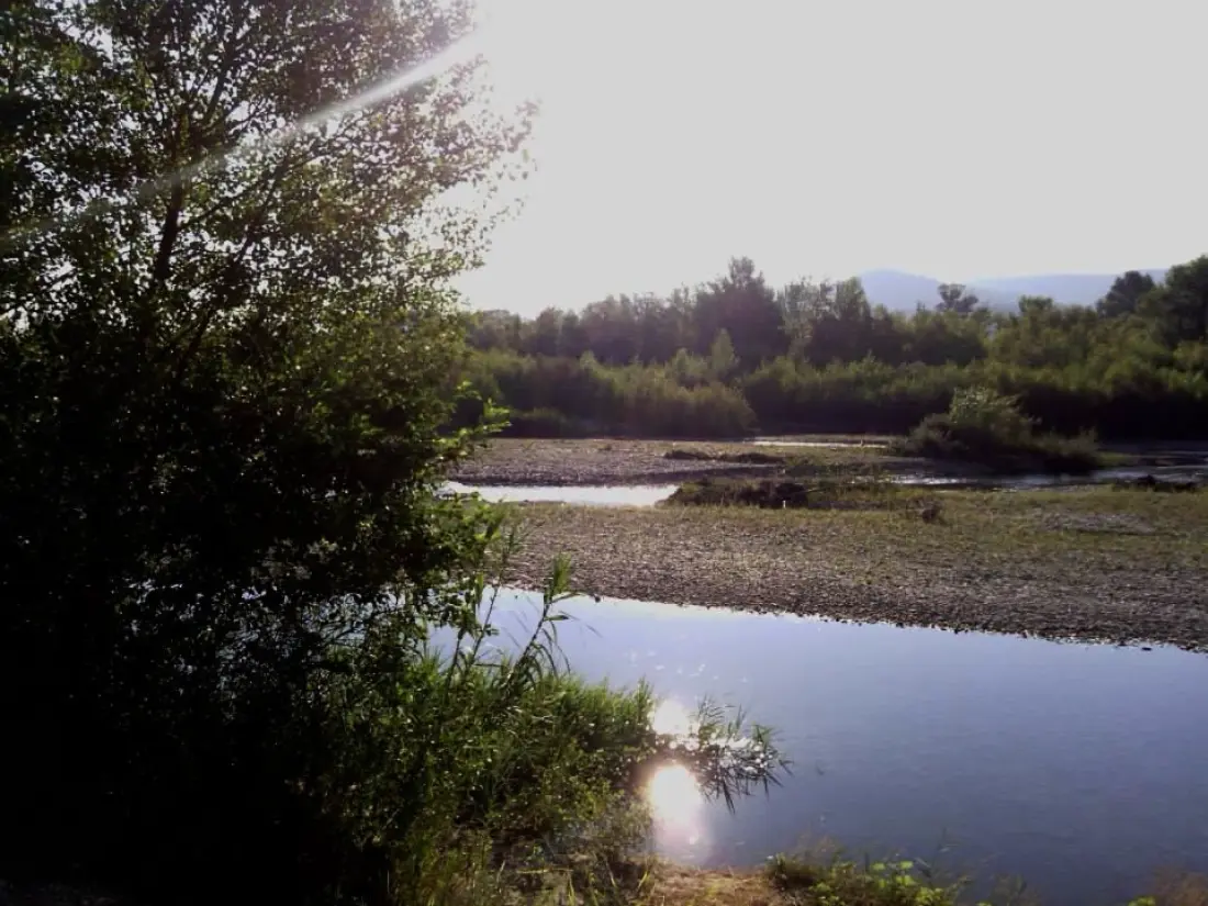 Kwiat Kempingi Les Rives de l 'Aygues 3 Gwiazdy★★★ 3 Gwiazdy★★★ 3 Gwiazdy★★★