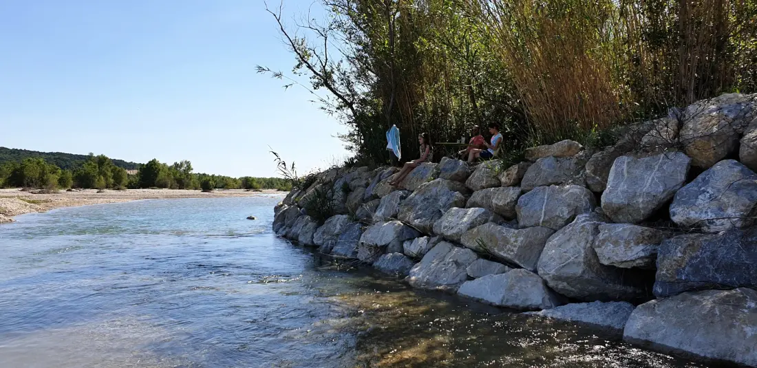 Kwiat Kempingi Les Rives de l 'Aygues 3 Gwiazdy★★★ 3 Gwiazdy★★★ 3 Gwiazdy★★★