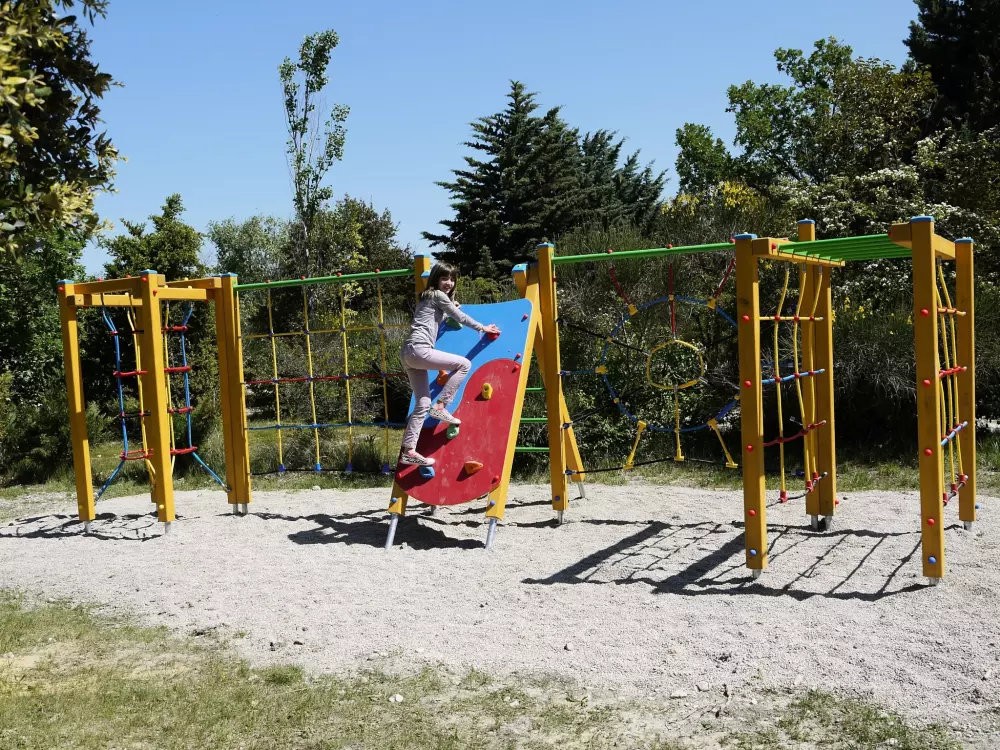 Kwiat Kempingi Les Rives de l 'Aygues 3 Gwiazdy★★★ 3 Gwiazdy★★★ 3 Gwiazdy★★★