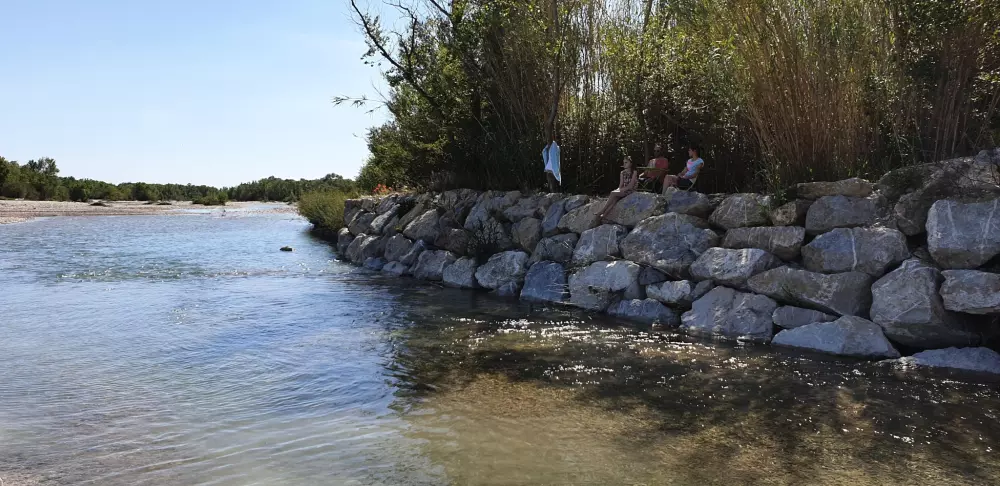 Kwiat Kempingi Les Rives de l 'Aygues 3 Gwiazdy★★★ 3 Gwiazdy★★★ 3 Gwiazdy★★★