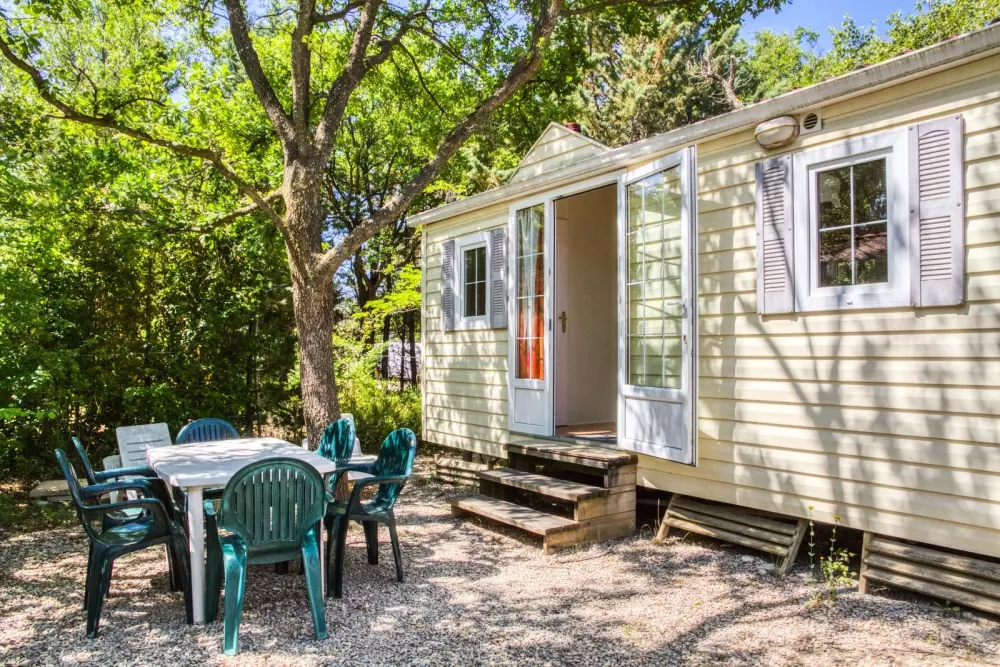 Kwiat Kempingi Les Rives de l 'Aygues 3 Gwiazdy★★★ 3 Gwiazdy★★★ 3 Gwiazdy★★★