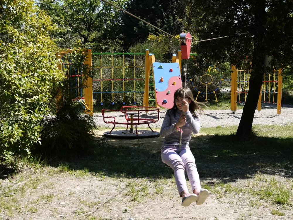 Kwiat Kempingi Les Rives de l 'Aygues 3 Gwiazdy★★★ 3 Gwiazdy★★★ 3 Gwiazdy★★★