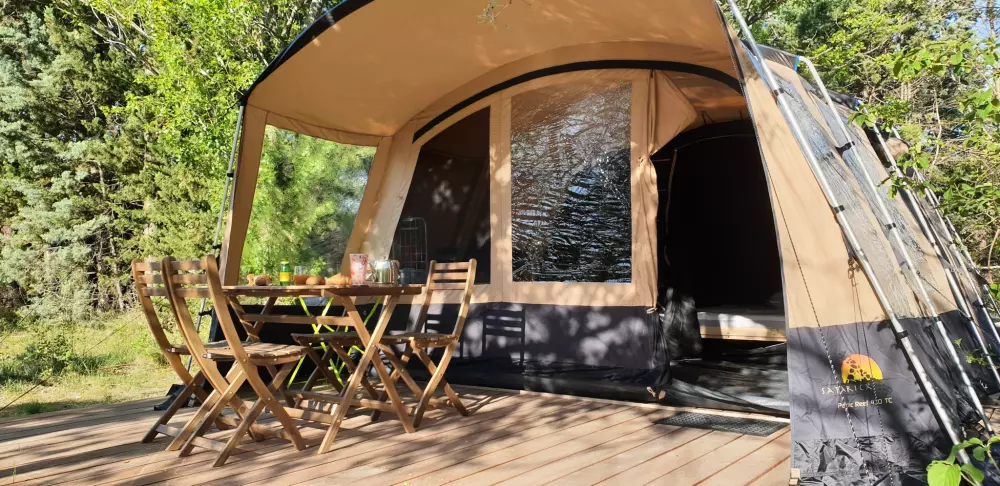 Kwiat Kempingi Les Rives de l 'Aygues 3 Gwiazdy★★★ 3 Gwiazdy★★★ 3 Gwiazdy★★★