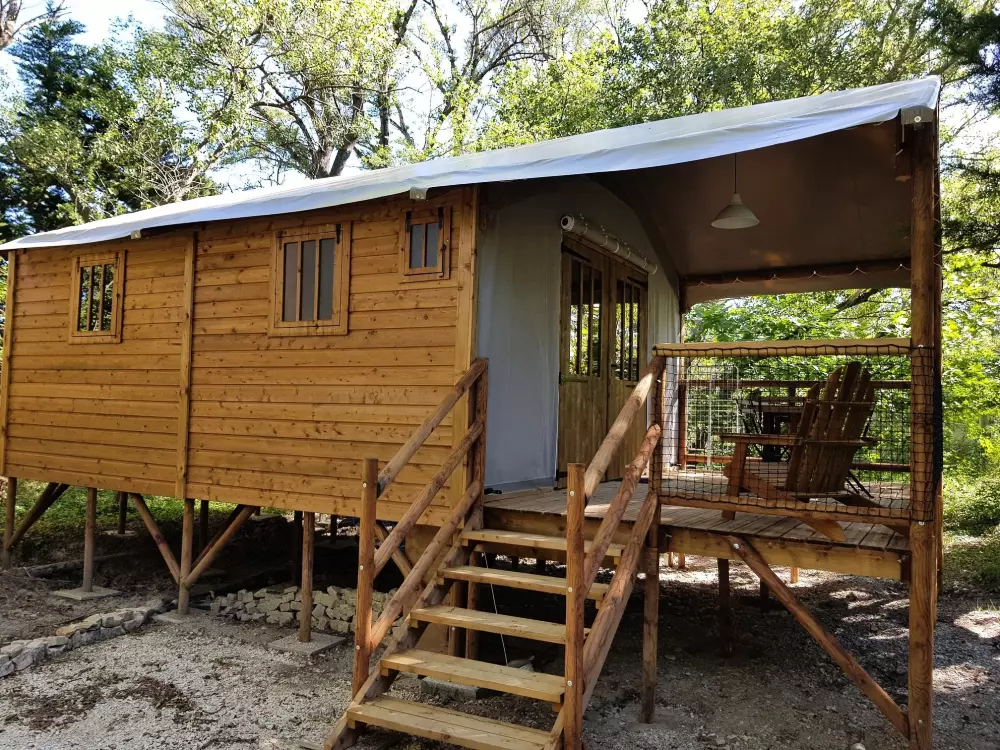 Kwiat Kempingi Les Rives de l 'Aygues 3 Gwiazdy★★★ 3 Gwiazdy★★★ 3 Gwiazdy★★★