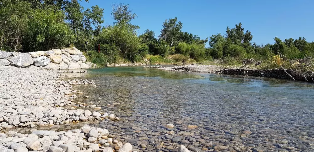 Kwiat Kempingi Les Rives de l 'Aygues 3 Gwiazdy★★★ 3 Gwiazdy★★★ 3 Gwiazdy★★★