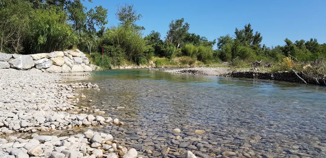 Kwiat Kempingi Les Rives de l 'Aygues 3 Gwiazdy★★★ 3 Gwiazdy★★★ 3 Gwiazdy★★★
