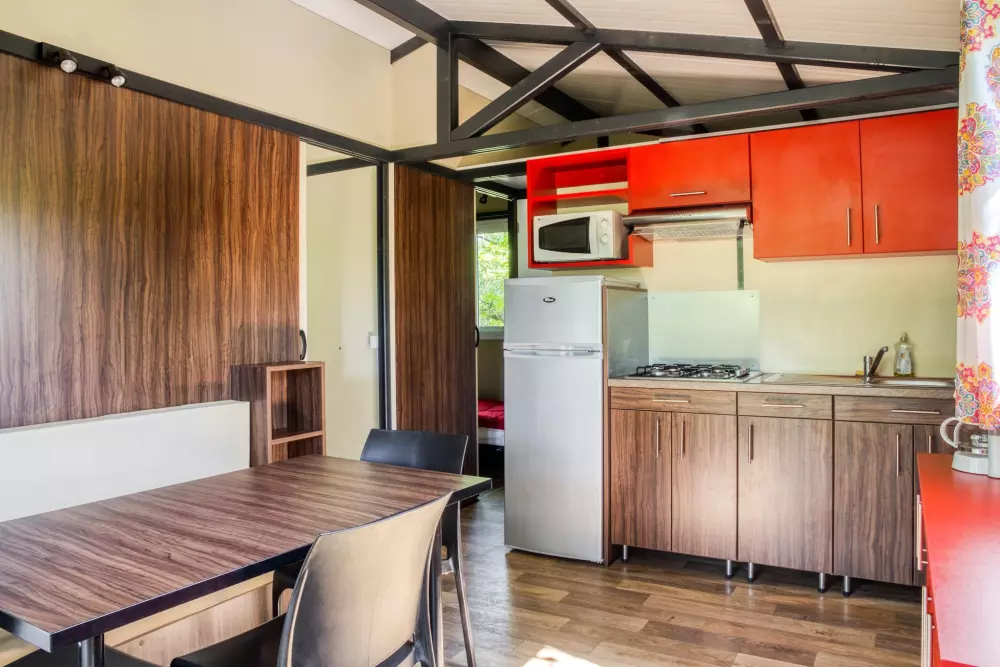 Kwiat Kempingi Les Rives de l 'Aygues 3 Gwiazdy★★★ 3 Gwiazdy★★★ 3 Gwiazdy★★★