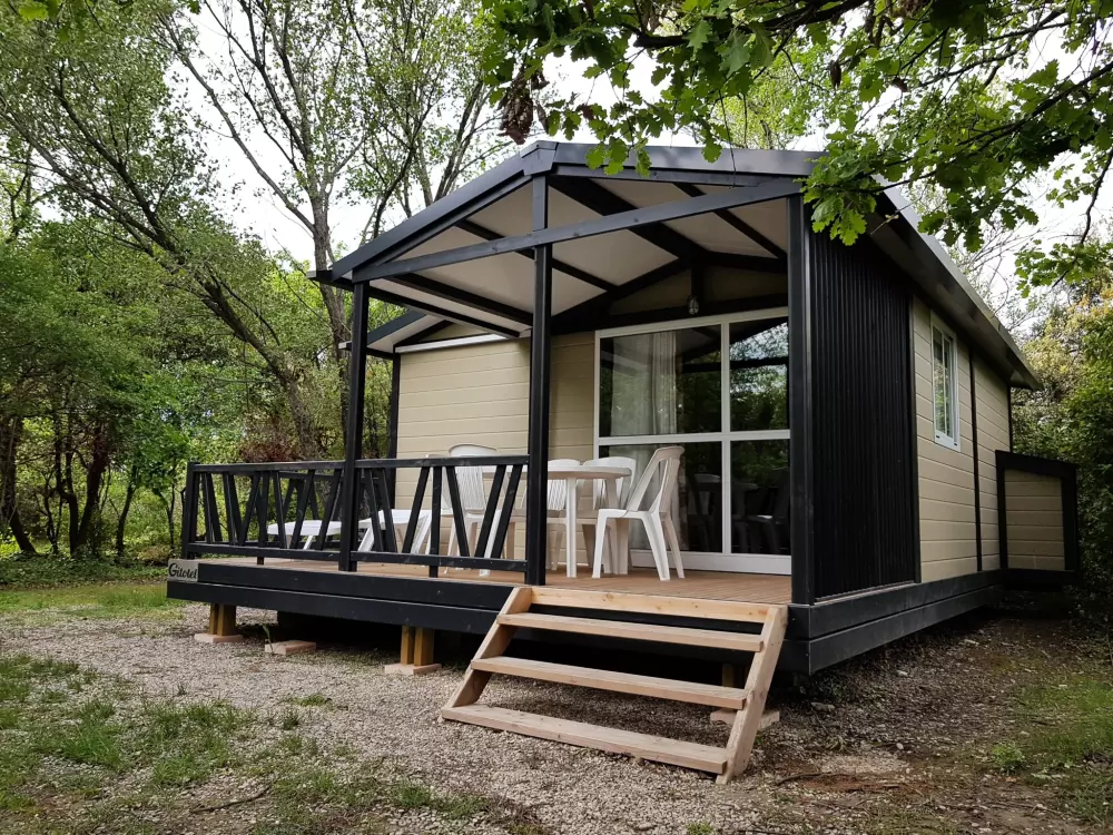 Kwiat Kempingi Les Rives de l 'Aygues 3 Gwiazdy★★★ 3 Gwiazdy★★★ 3 Gwiazdy★★★