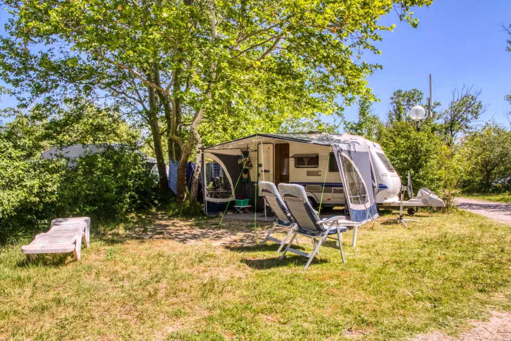 Kwiat Kempingi Les Rives de l 'Aygues 3 Gwiazdy★★★ 3 Gwiazdy★★★ 3 Gwiazdy★★★