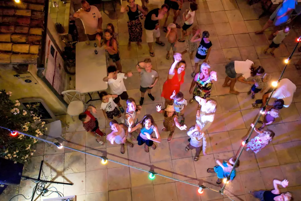 Kwiat Kempingi Les Rives de l 'Aygues 3 Gwiazdy★★★ 3 Gwiazdy★★★ 3 Gwiazdy★★★