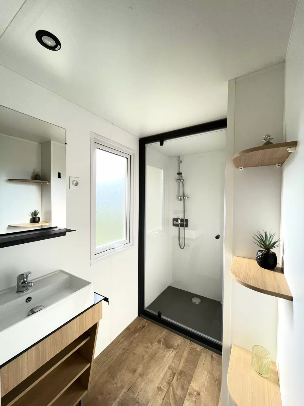 Kwiat Kempingi Les Rives de l 'Aygues 3 Gwiazdy★★★ 3 Gwiazdy★★★ 3 Gwiazdy★★★