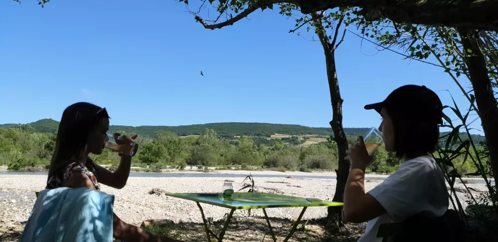 Kwiat Kempingi Les Rives de l 'Aygues 3 Gwiazdy★★★ 3 Gwiazdy★★★ 3 Gwiazdy★★★