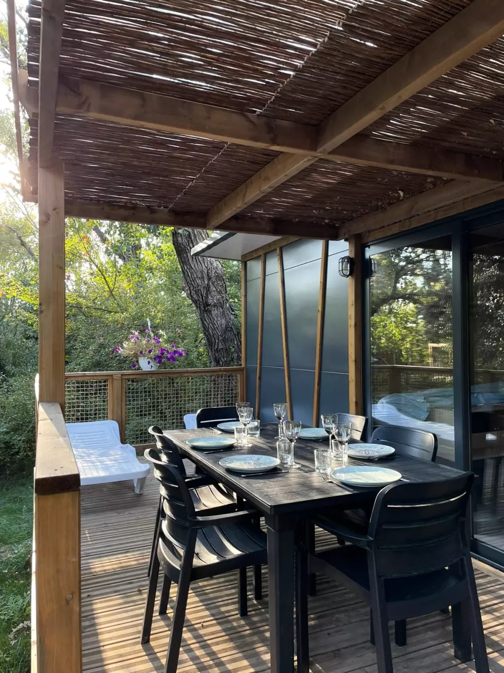 Kwiat Kempingi Les Rives de l 'Aygues 3 Gwiazdy★★★ 3 Gwiazdy★★★ 3 Gwiazdy★★★