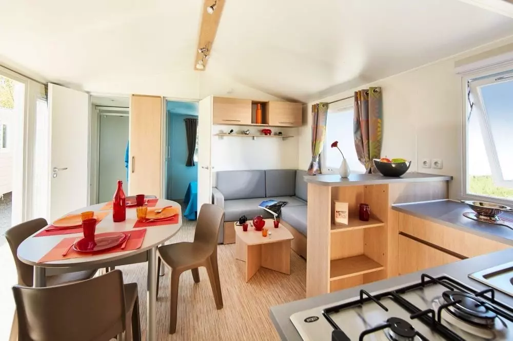 Kwiat Kempingi Les Rives de l 'Aygues 3 Gwiazdy★★★ 3 Gwiazdy★★★ 3 Gwiazdy★★★