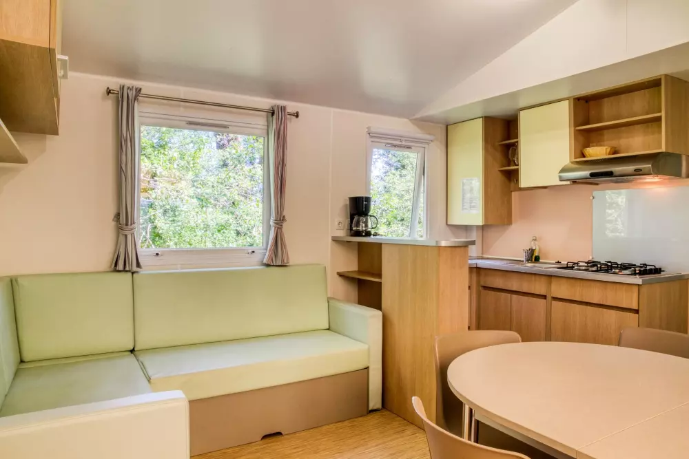 Kwiat Kempingi Les Rives de l 'Aygues 3 Gwiazdy★★★ 3 Gwiazdy★★★ 3 Gwiazdy★★★