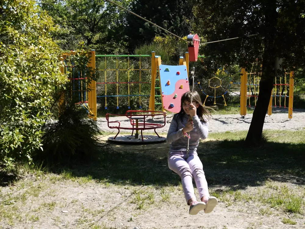 Kwiat Kempingi Les Rives de l 'Aygues 3 Gwiazdy★★★ 3 Gwiazdy★★★ 3 Gwiazdy★★★