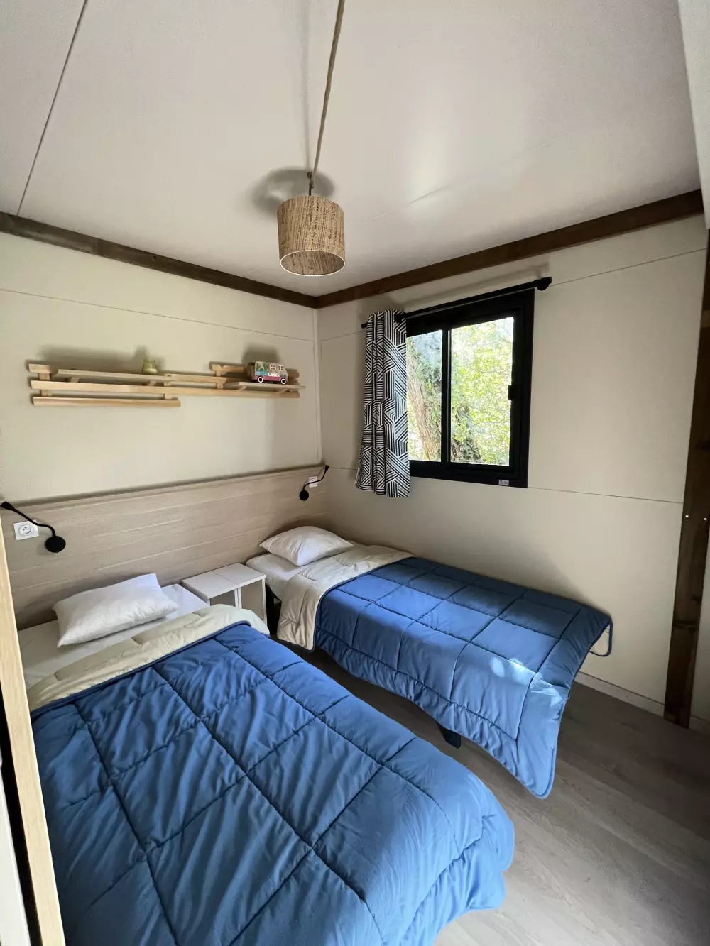 Kwiat Kempingi Les Rives de l 'Aygues 3 Gwiazdy★★★ 3 Gwiazdy★★★ 3 Gwiazdy★★★