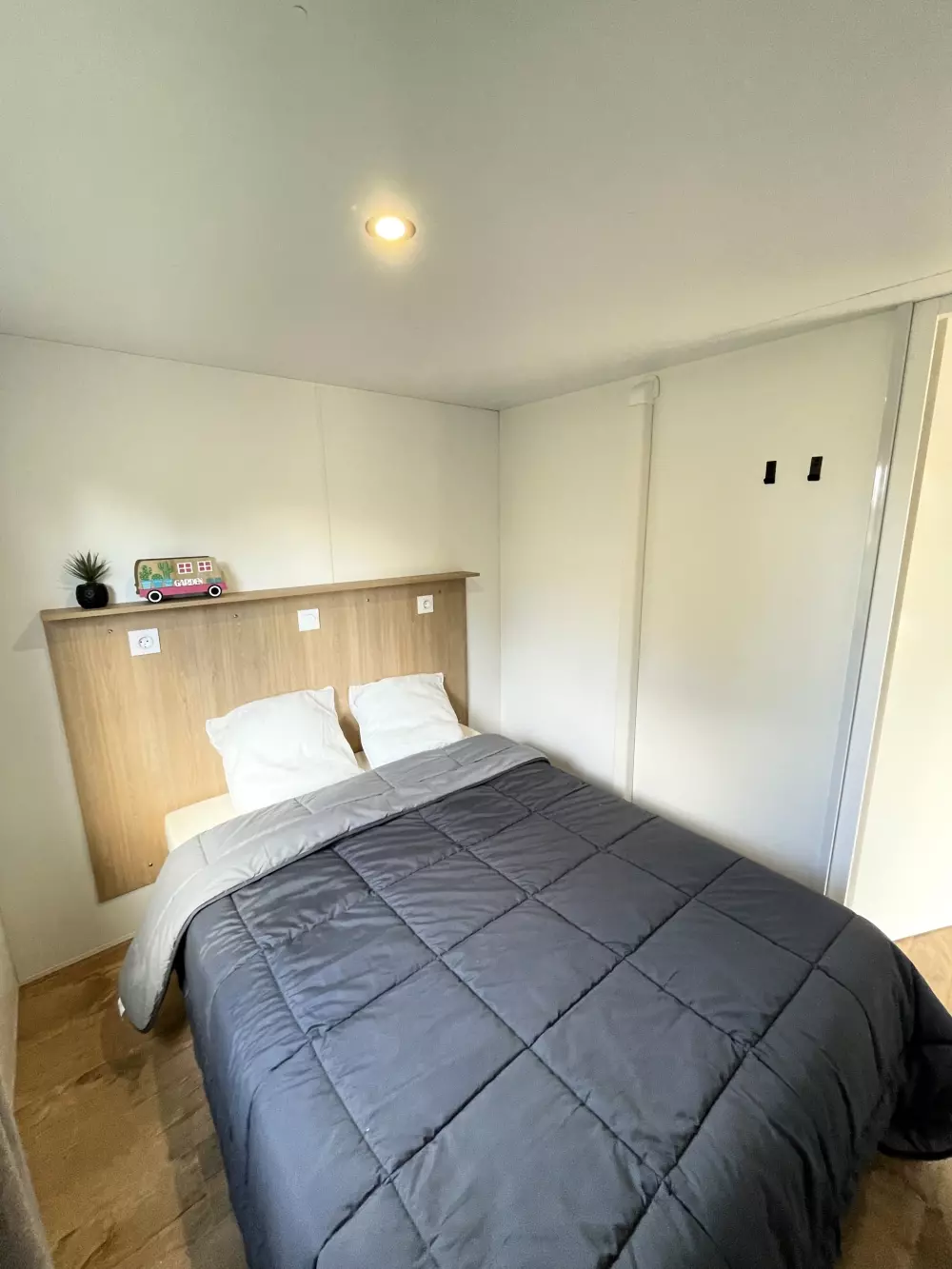 Kwiat Kempingi Les Rives de l 'Aygues 3 Gwiazdy★★★ 3 Gwiazdy★★★ 3 Gwiazdy★★★