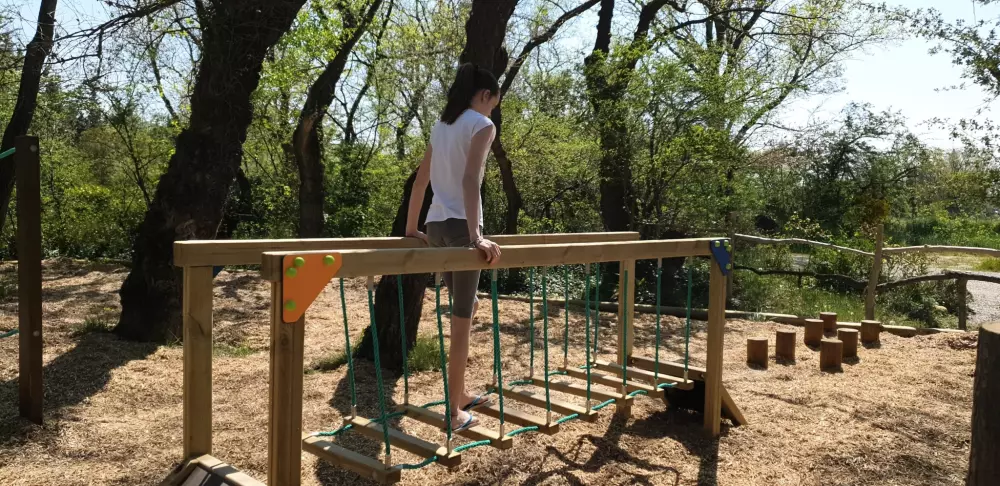 Kwiat Kempingi Les Rives de l 'Aygues 3 Gwiazdy★★★ 3 Gwiazdy★★★ 3 Gwiazdy★★★