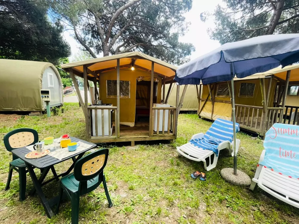 Camping Village Punta Navaccia .