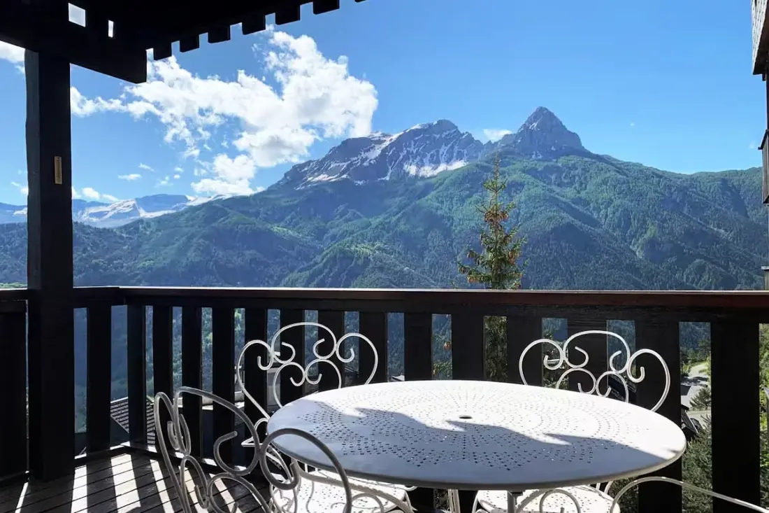 Lichtgevende Appartement met Berg Uitzicht in Pra Loup