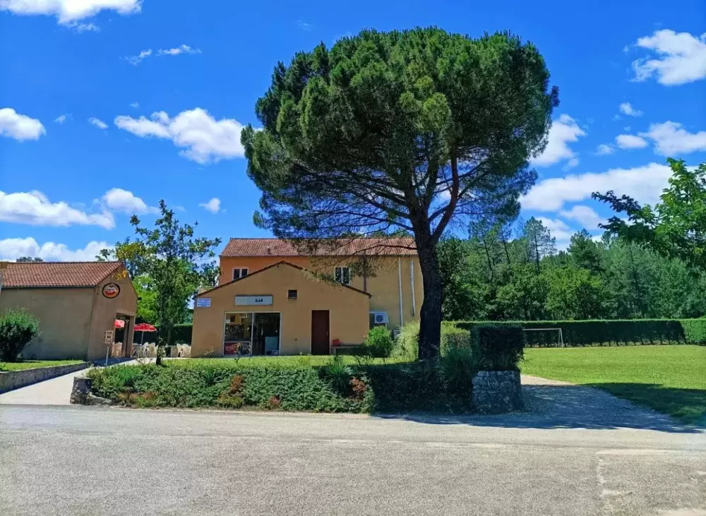 Camping La Rouvière Les Pins 3 Sterren★★★
