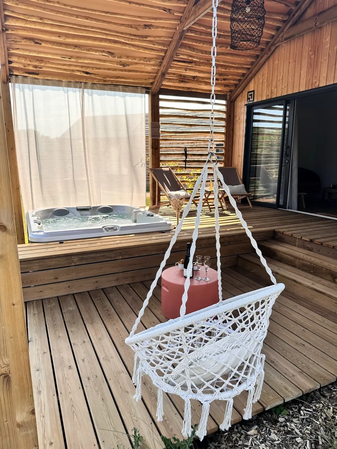 Damona Lodges #