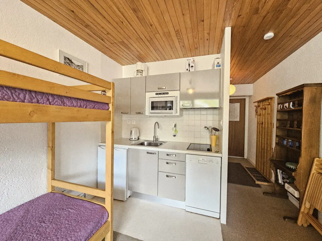 Iseran Residence 2000