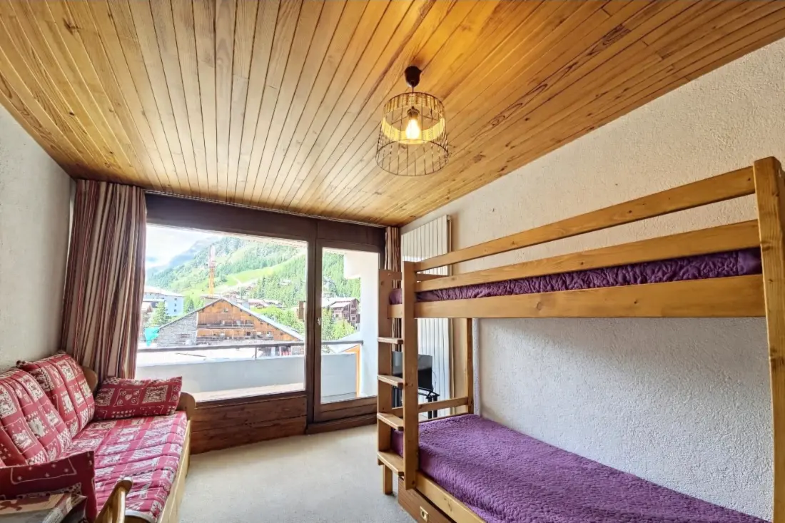 Iseran Residence 2000