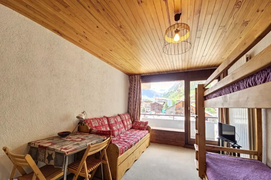 Iseran Residence 2000