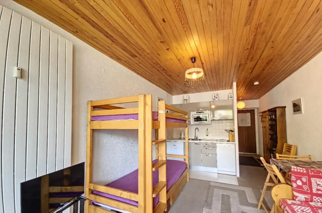 Iseran Residence 2000