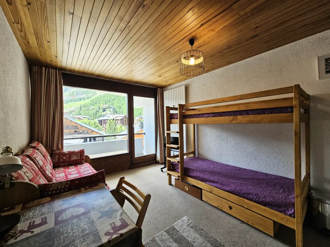 Iseran Residence 2000