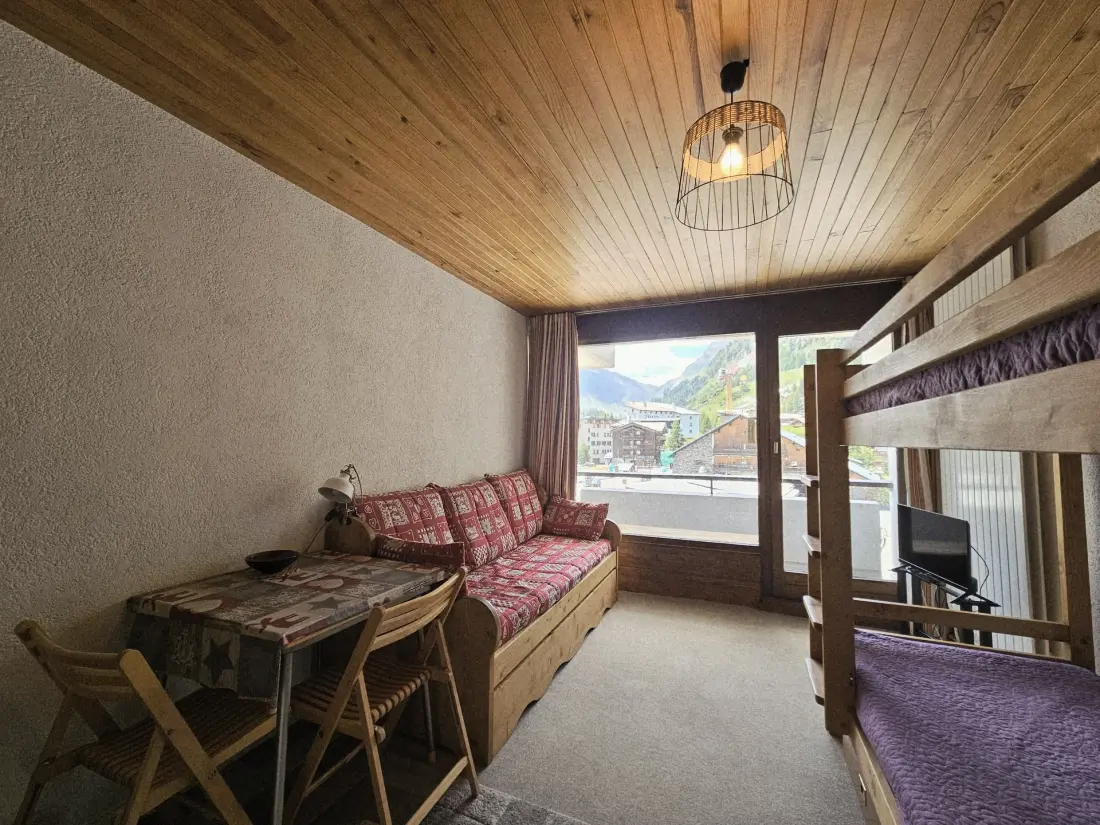 Iseran Residence 2000