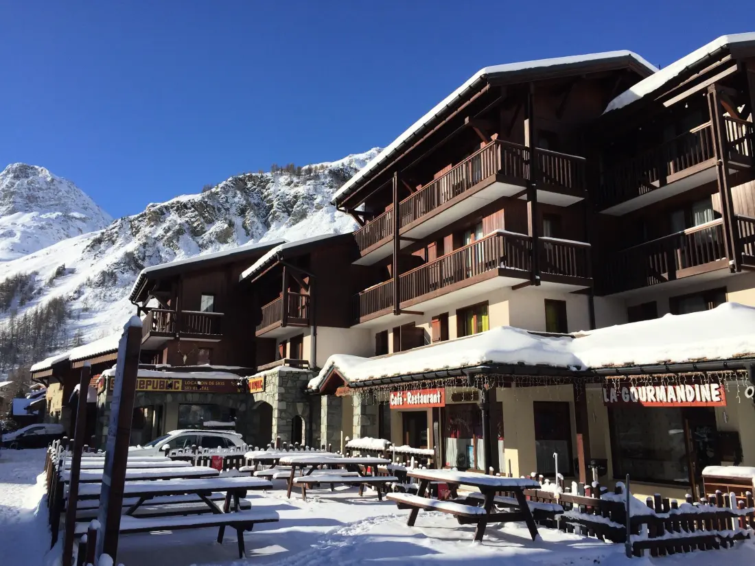 Rond Point Des Pistes