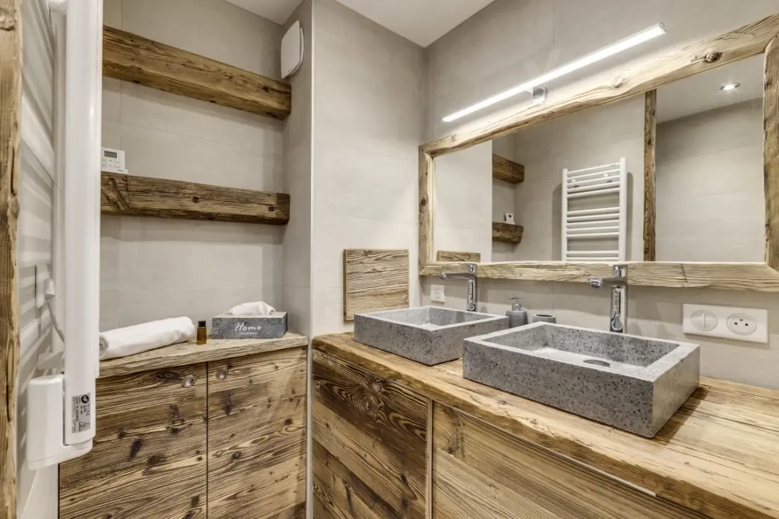 Val219: Cozy Foot Skis a Mountain View