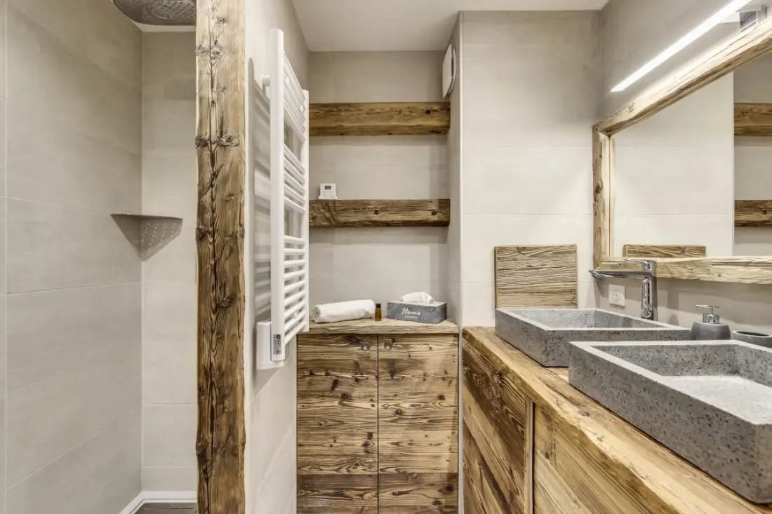 Val219: Cozy Foot Skis a Mountain View