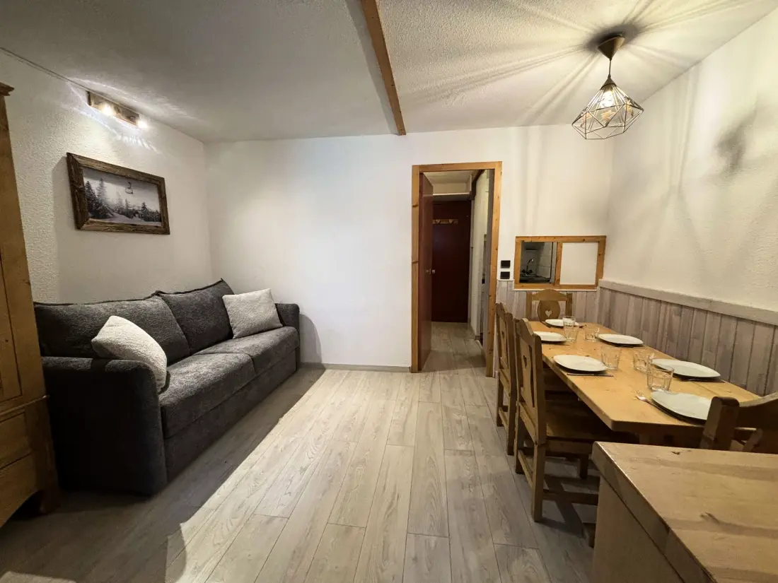 Eskival Residence