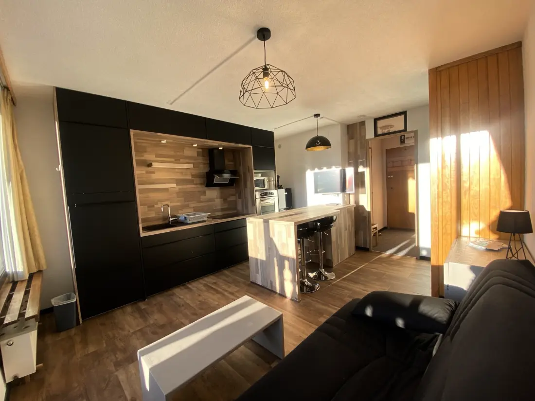 Neves Residence