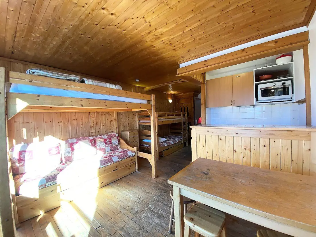 Neves Residence