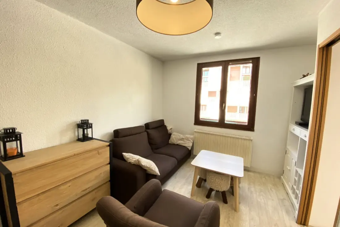 06cc: Valberg Apartment Heart of Station