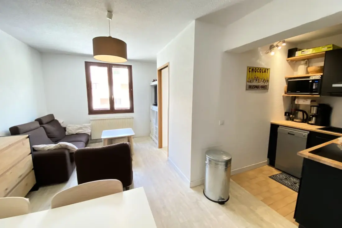 06cc: Valberg Apartment Heart of Station